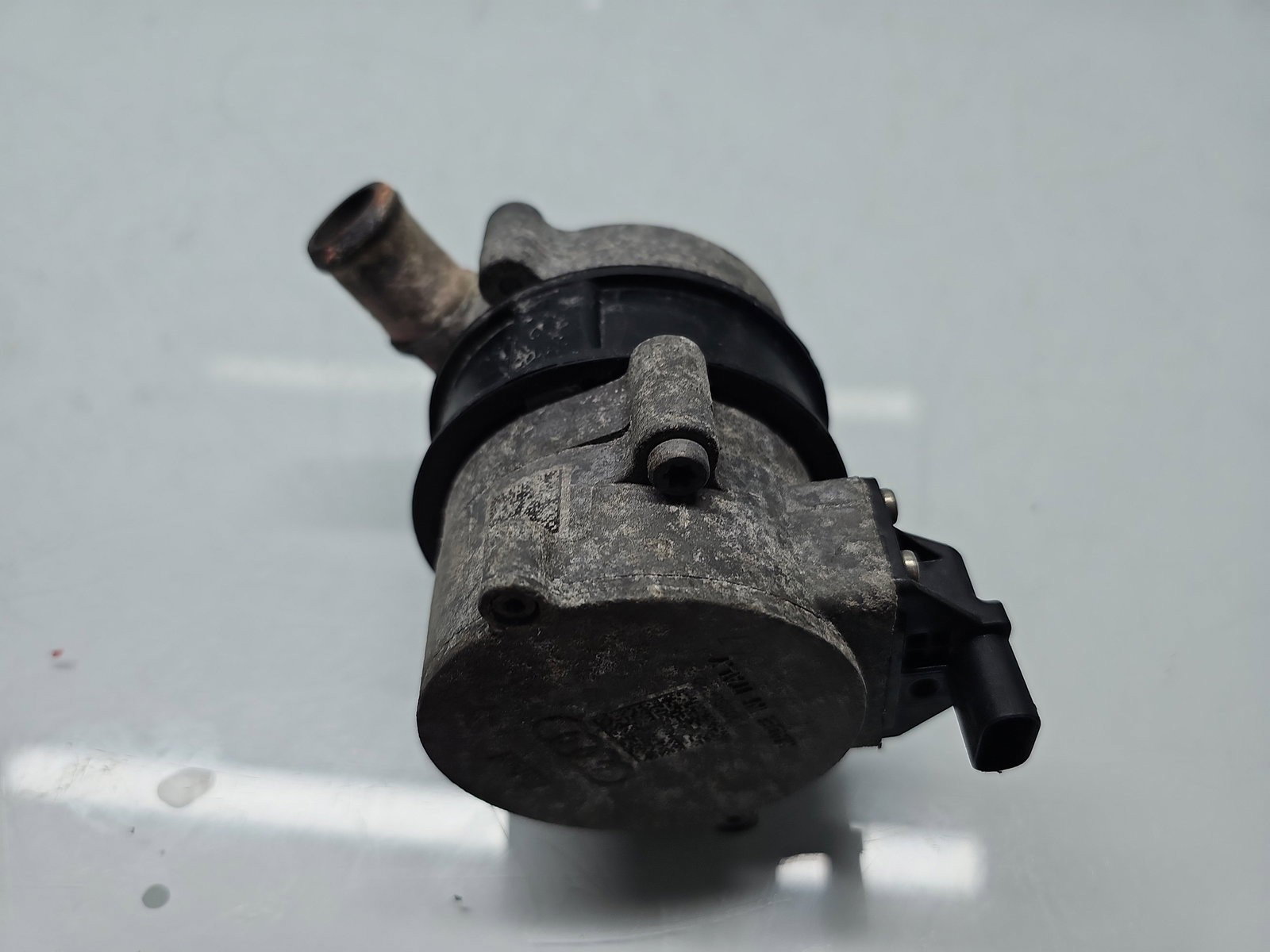 Pompa recirculare apa AUDI A4 (8K2, B8) [Fabr 2008-2015] 4H0965567 2.0 TDI CNHA 140KW / 190CP - imagine 4