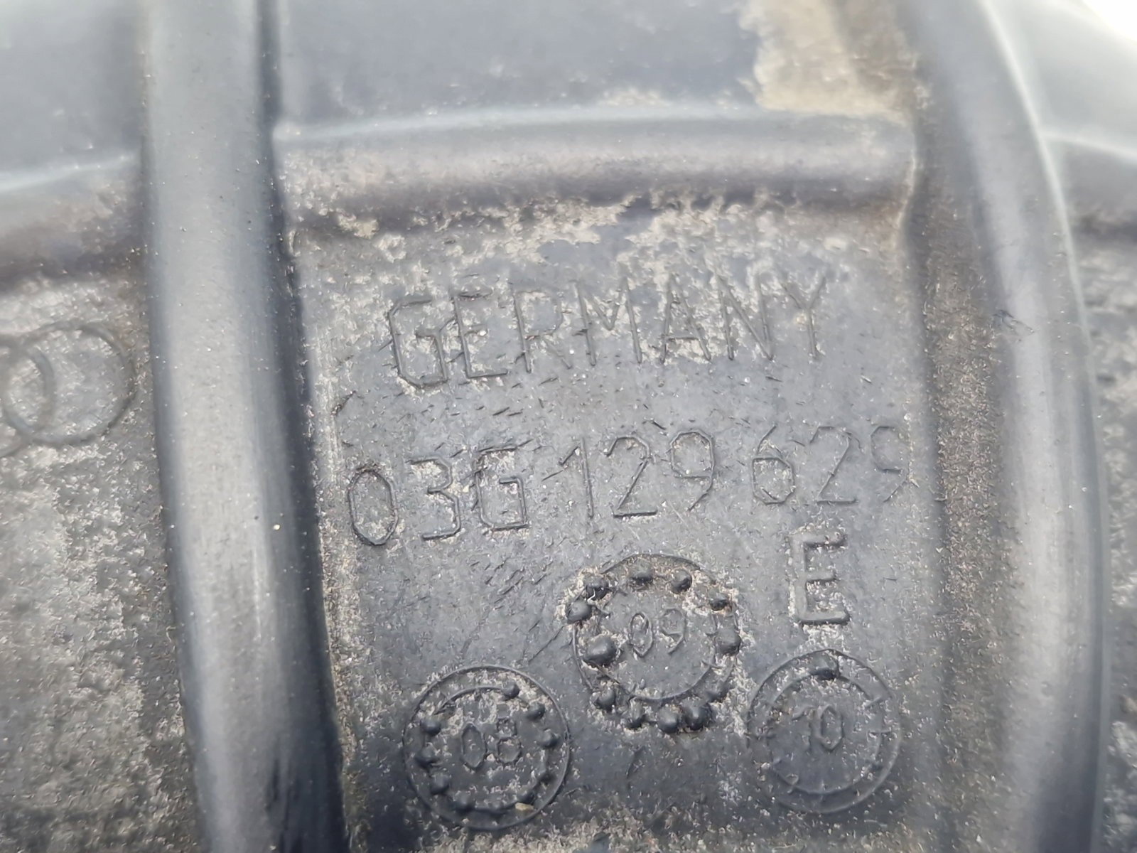 Tub admisie aer AUDI Q5 (8RB) [ Fabr 2008-2016] 03G129629 2.0 TDI CAHA 125KW / 170CP - imagine 2