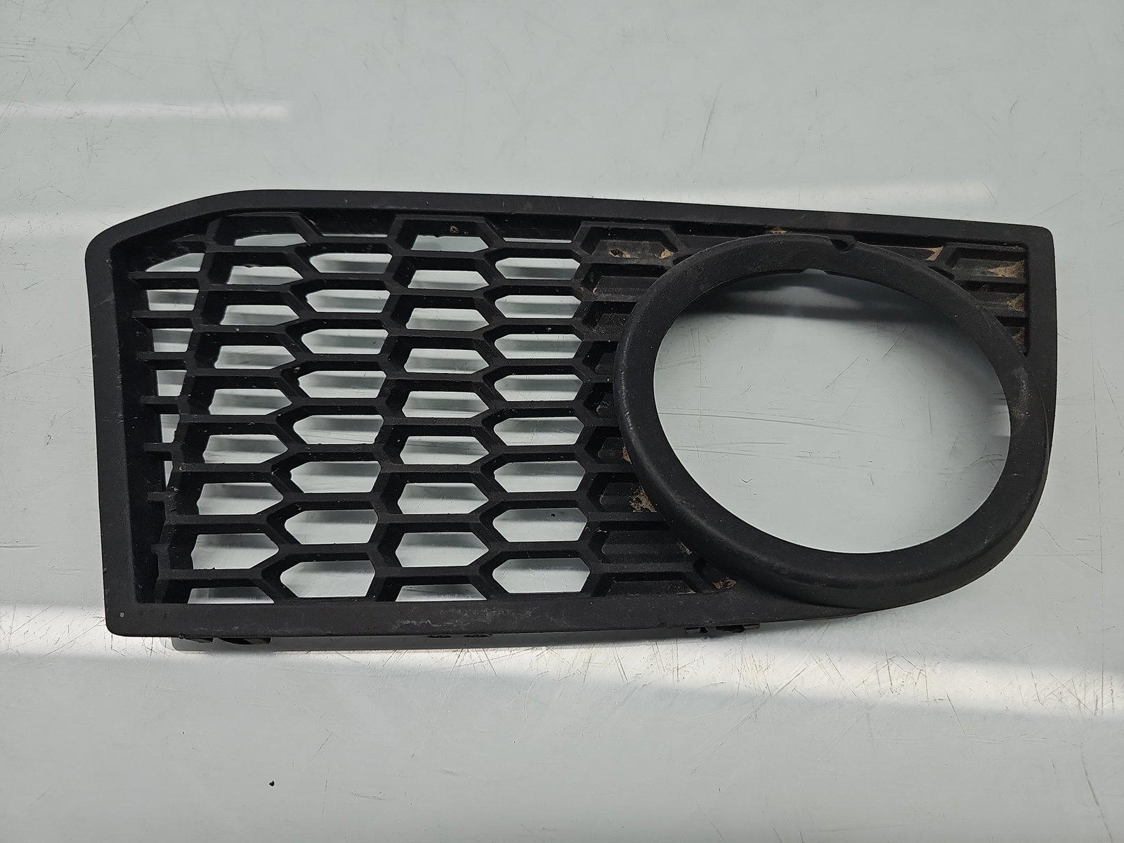 Grila proiector dreapta Bmw 5 (F10) [Fabr 2011-2016] Berlina Pachet M 190174-11
