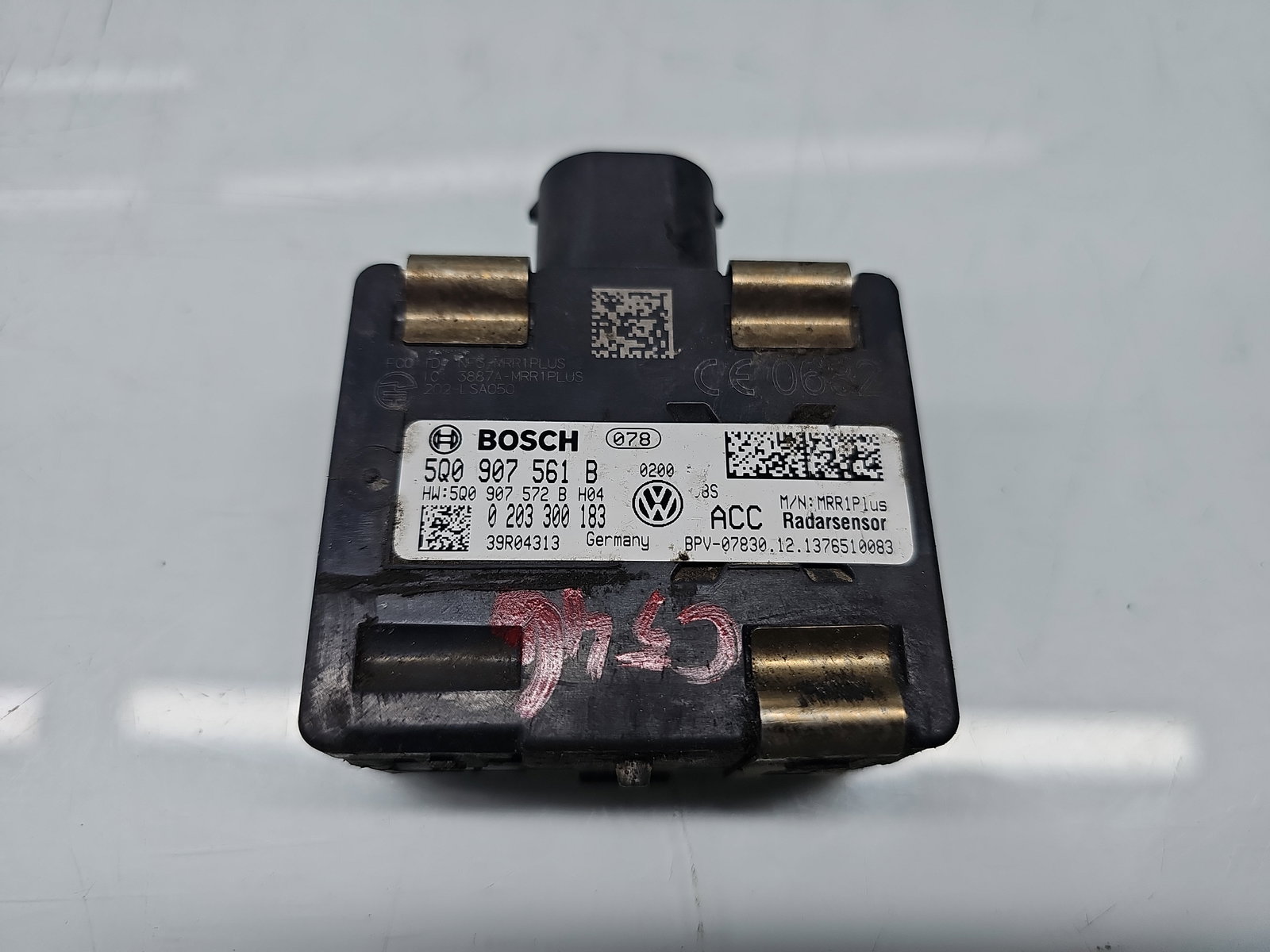 Senzor radar distronic Volkswagen Golf 7 (5G) [Fabr 2014-prezent] 5Q0907561B