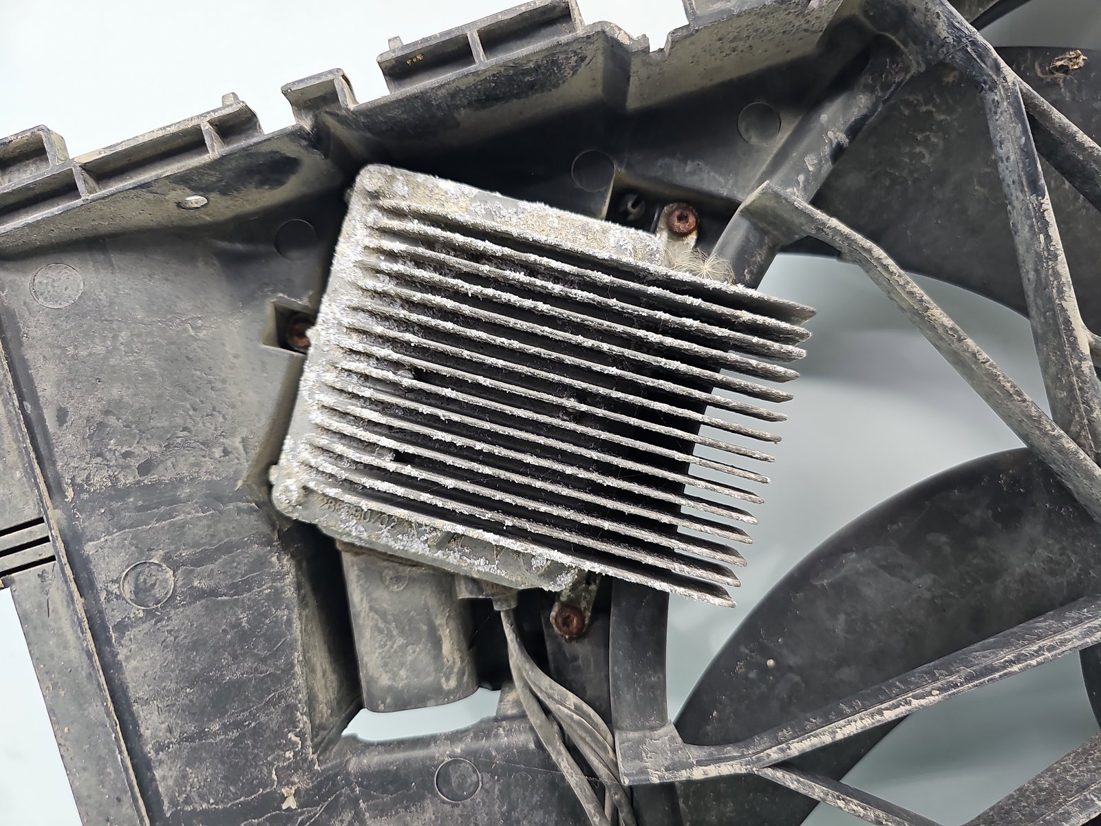 Electroventilator Mercedes Clasa C (W203) [Fabr 2000-2007] A2035000193 2.2 CDI 611962 85KW / 115CP - imagine 4