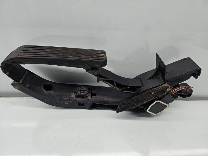 Pedala acceleratie Mercedes Clasa C (W203) [Fabr 2000-2007] A2113000404