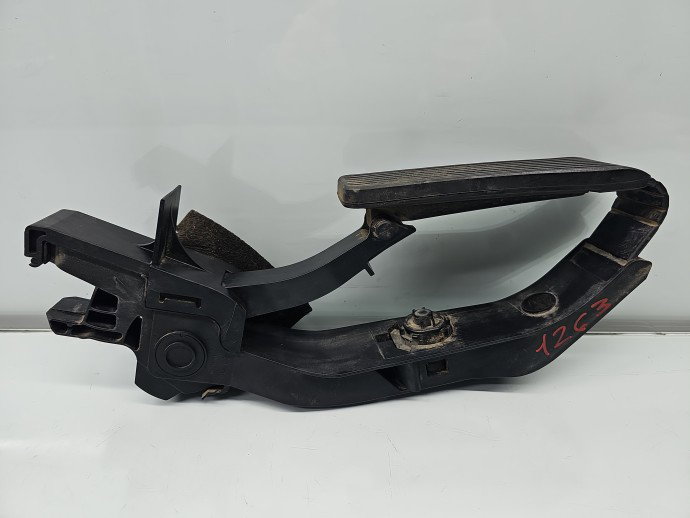 Pedala acceleratie Mercedes Clasa C (W203) [Fabr 2000-2007] A2113000404