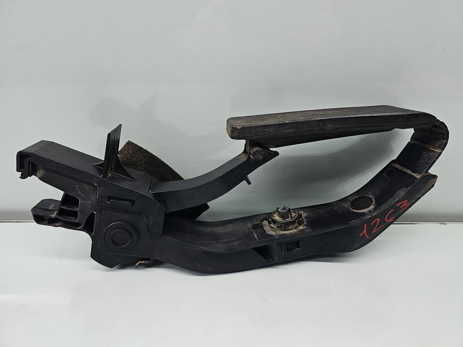 Pedala acceleratie Mercedes Clasa C (W203) [Fabr 2000-2007] A2113000404 - imagine 2