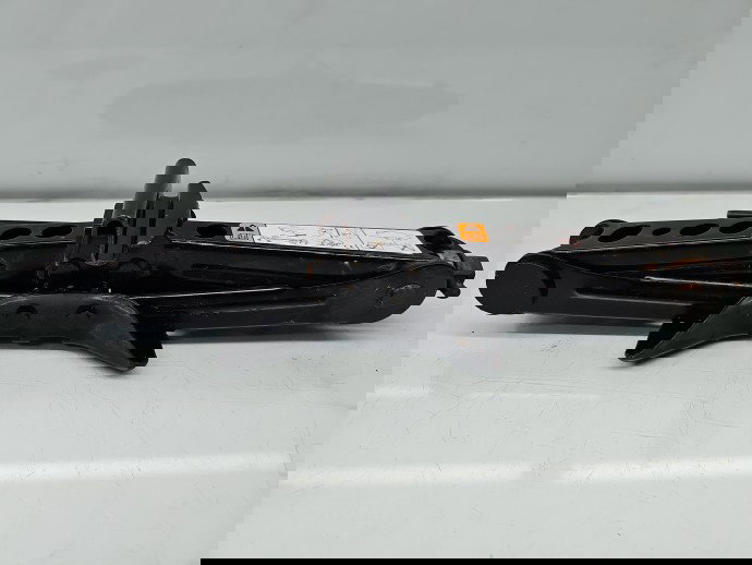 Cric Ford Focus 3 [Fabr 2010-2018] OEM