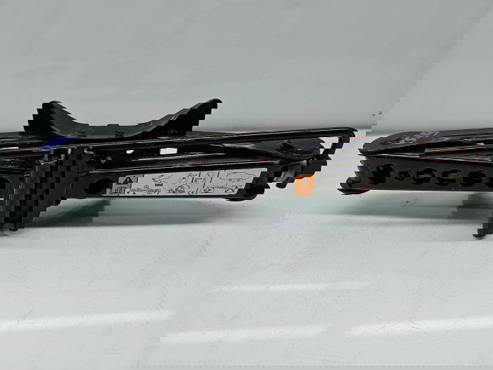 Cric Ford Focus 3 [Fabr 2010-2018] OEM