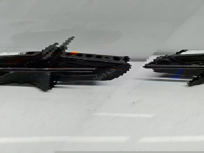 Cric Ford Focus 3 [Fabr 2010-2018] OEM