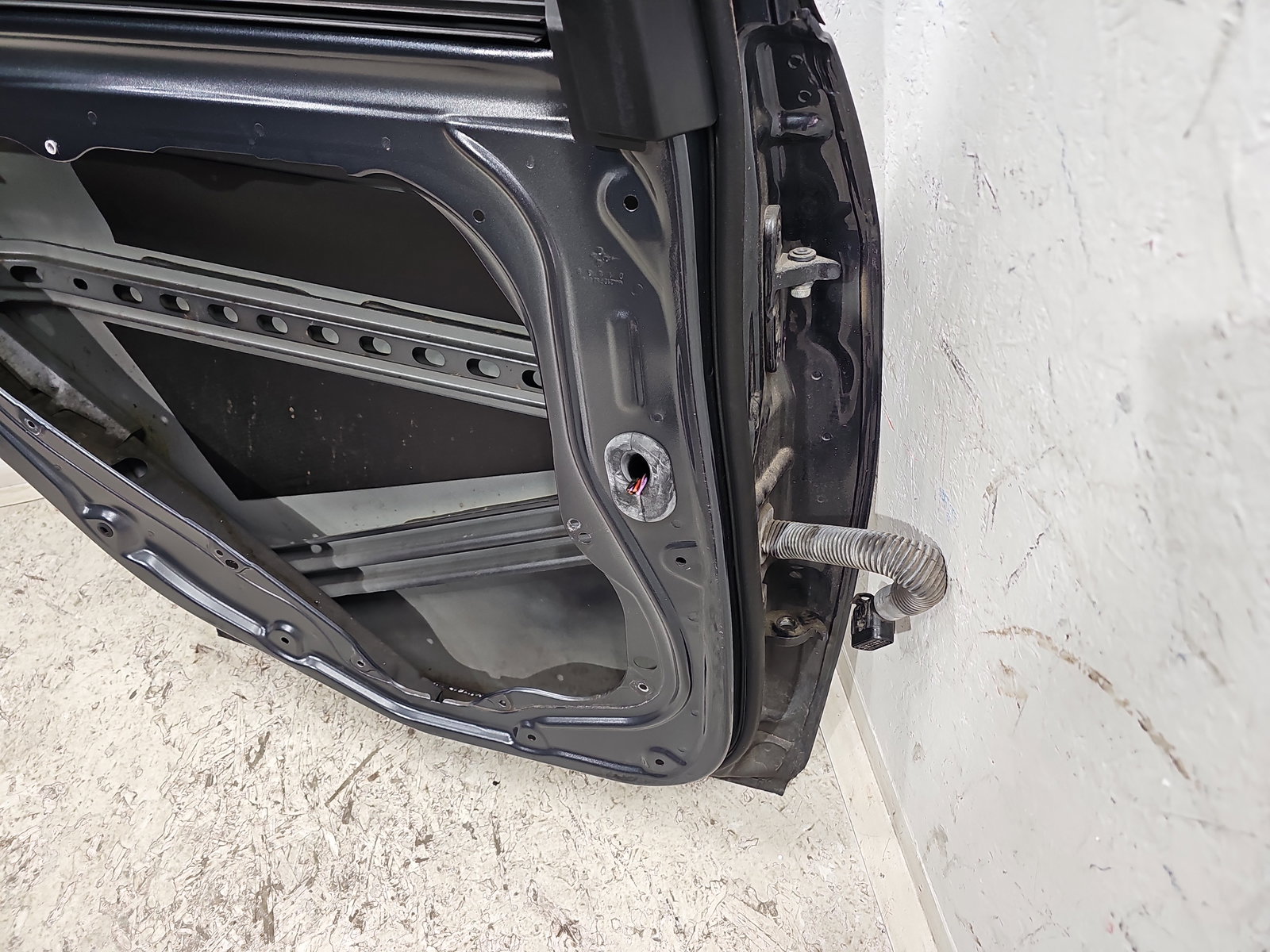 Usa stanga spate Mercedes Clasa E (W212) Facelift [Fabr 2009-2016] 755 Gri Tenorit - imagine 7