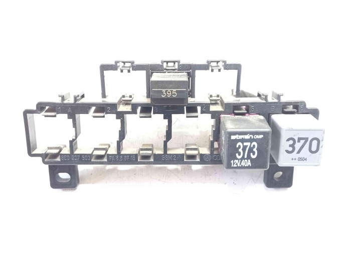 Bloc relee 8E0937503 Audi A4 (8EC, B7) [Fabr 2004-2008] 2.0 BLB