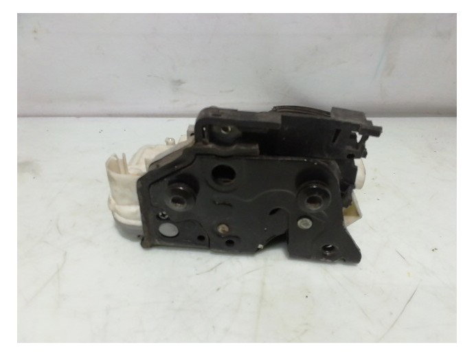 Broasca usa dreapta fata Audi A4 B8 2.0 TDI CJCB OEM 2008-2015