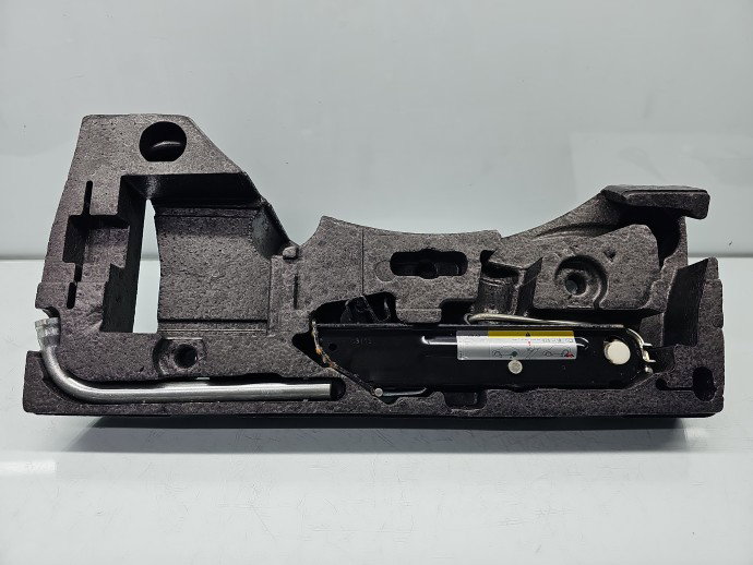 Set cric si cheie Volkswagen Passat CC (358) [Fabr 2012-2016] 3AA011031B