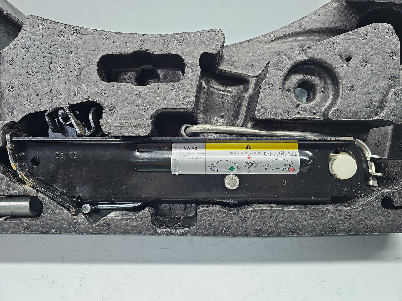 Set cric si cheie Volkswagen Passat CC (358) [Fabr 2012-2016] 3AA011031B - imagine 2
