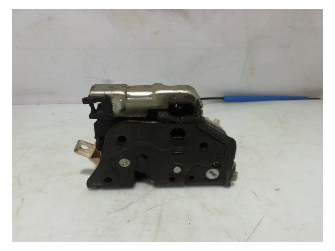 Broasca usa stanga fata Audi A4 B8 2.0 TDI CJCB 8J2837015C 2008-2015