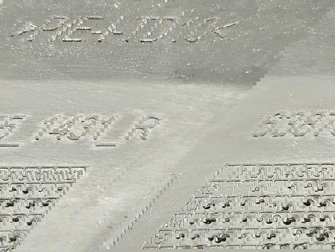 Ornament aripa stanga fata Dacia Logan II MCV BK (K52) [Fabr 2013-2022] Facelift 638751431R