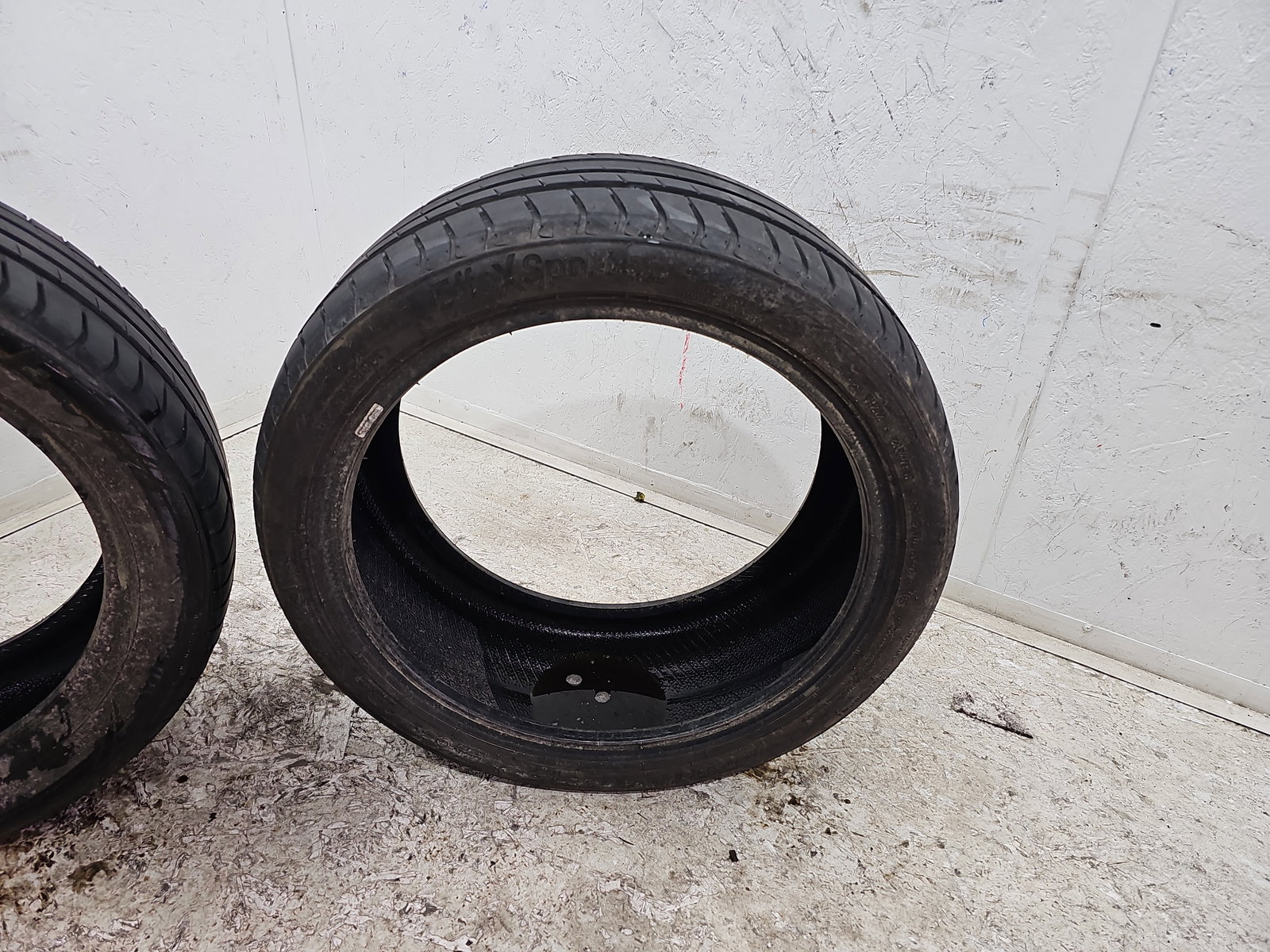 Set 2 anvelope vara Jaguar XF (X250) [Fabr 2008-2015] Facelift Berlina OEM - imagine 2