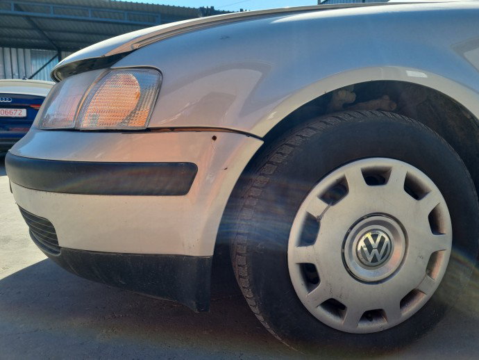 Bara fata Volkswagen Passat B5 (3B2) [Fabr 1996-2000] Berlina  GRI
