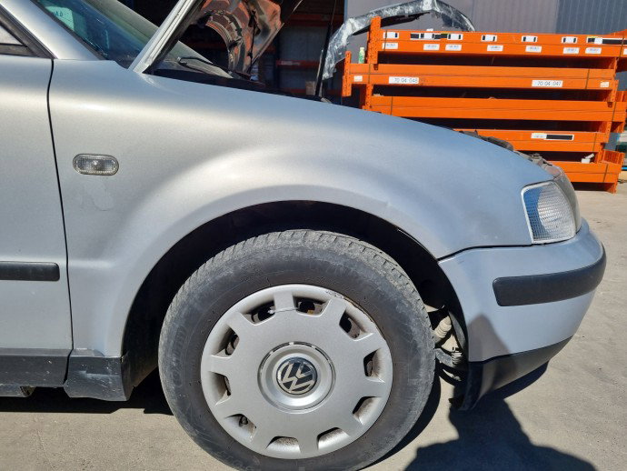 Aripa dreapta fata Volkswagen Passat B5 (3B2) [Fabr 1996-2000] Berlina  GRI
