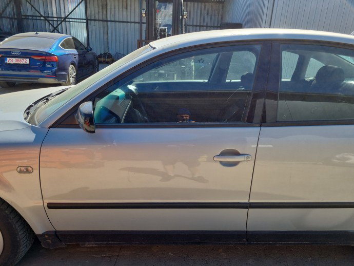 Usa stanga fata Volkswagen Passat B5 (3B2) [Fabr 1996-2000] Berlina  GRI