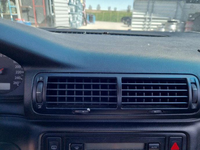 Grila aerisire centrala Volkswagen Passat B5 (3B2) [Fabr 1996-2000] OEM