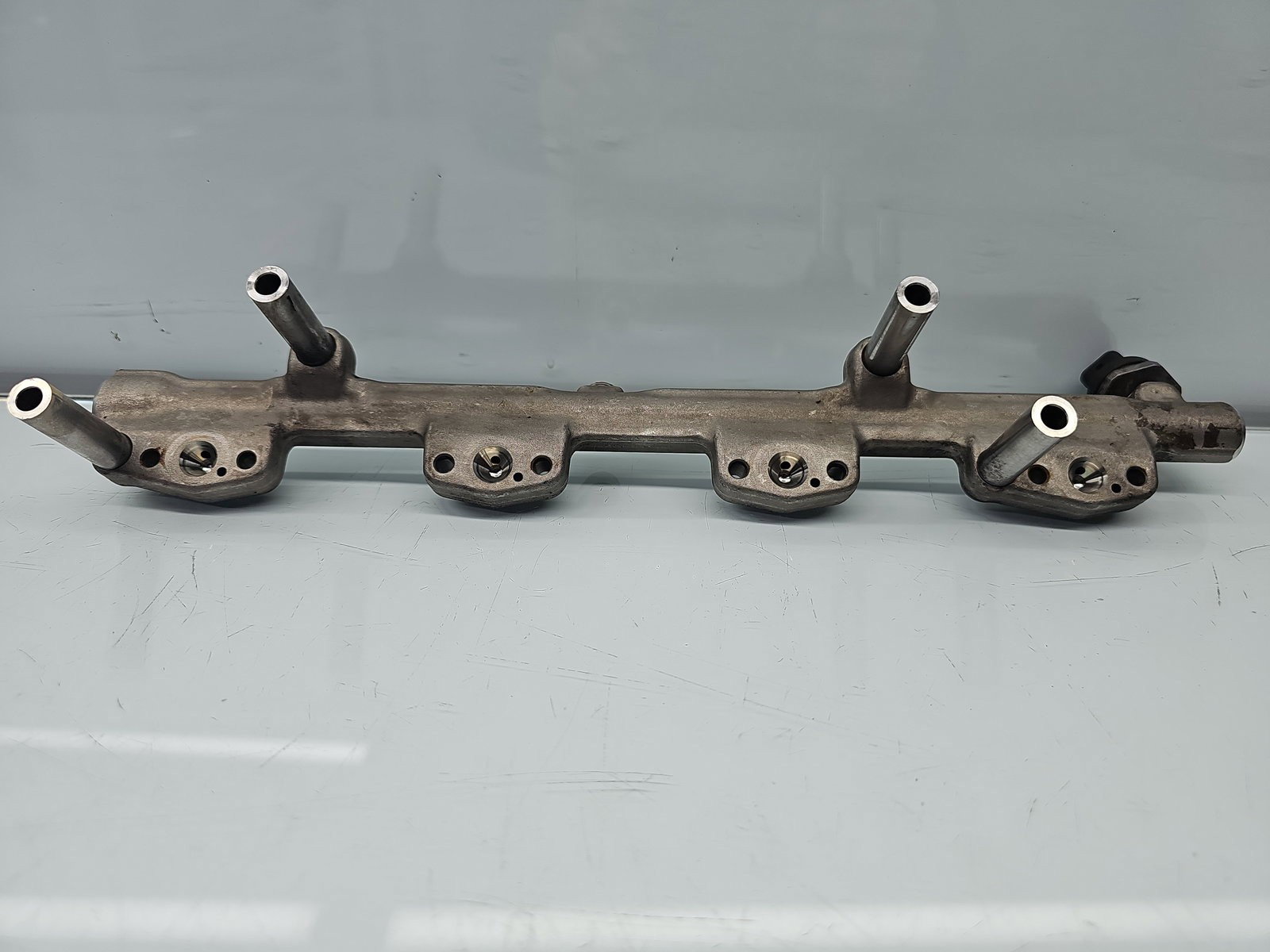 Rampa injectoare Bmw X1 (F48,F49) [Fabr 2015-2022] 14018510 2.0 Benz B48B20 135KW / 184CP