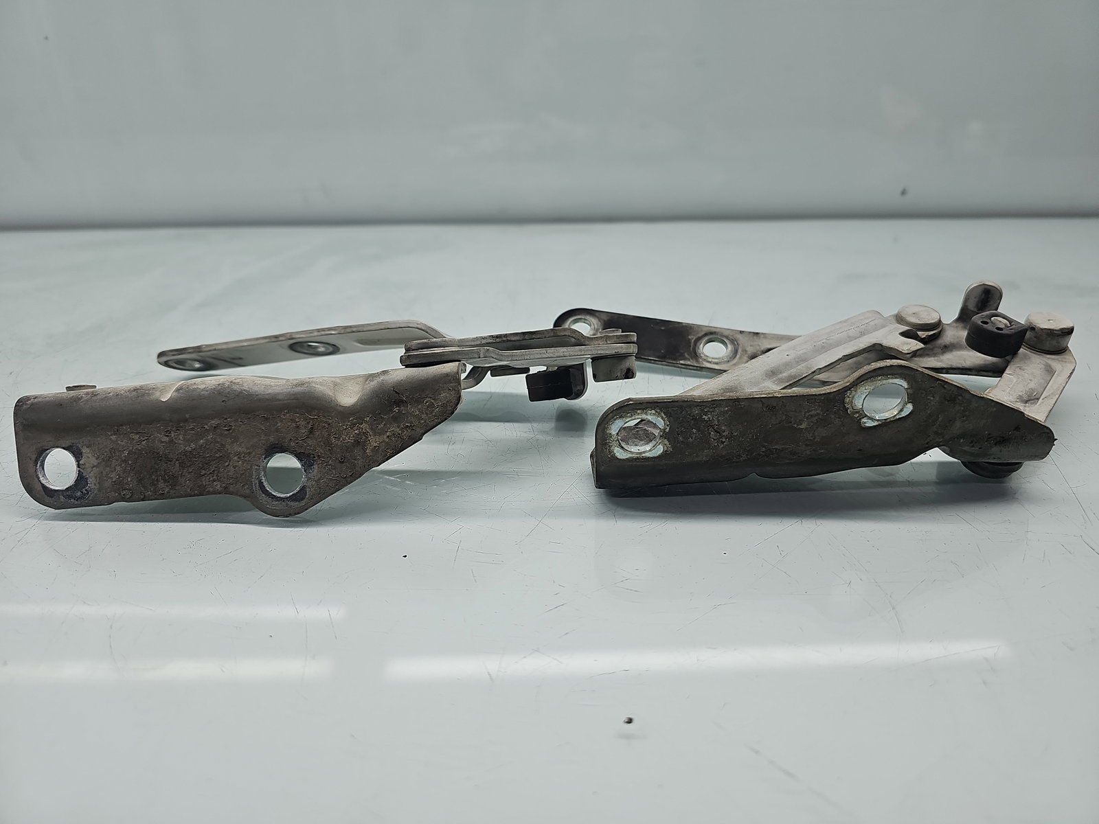 Set balamale capota Volkswagen Transporter 5 (7HB, 7HJ) [Fabr 2004-2013] 7H0823301D, 7H0823302D - imagine 5