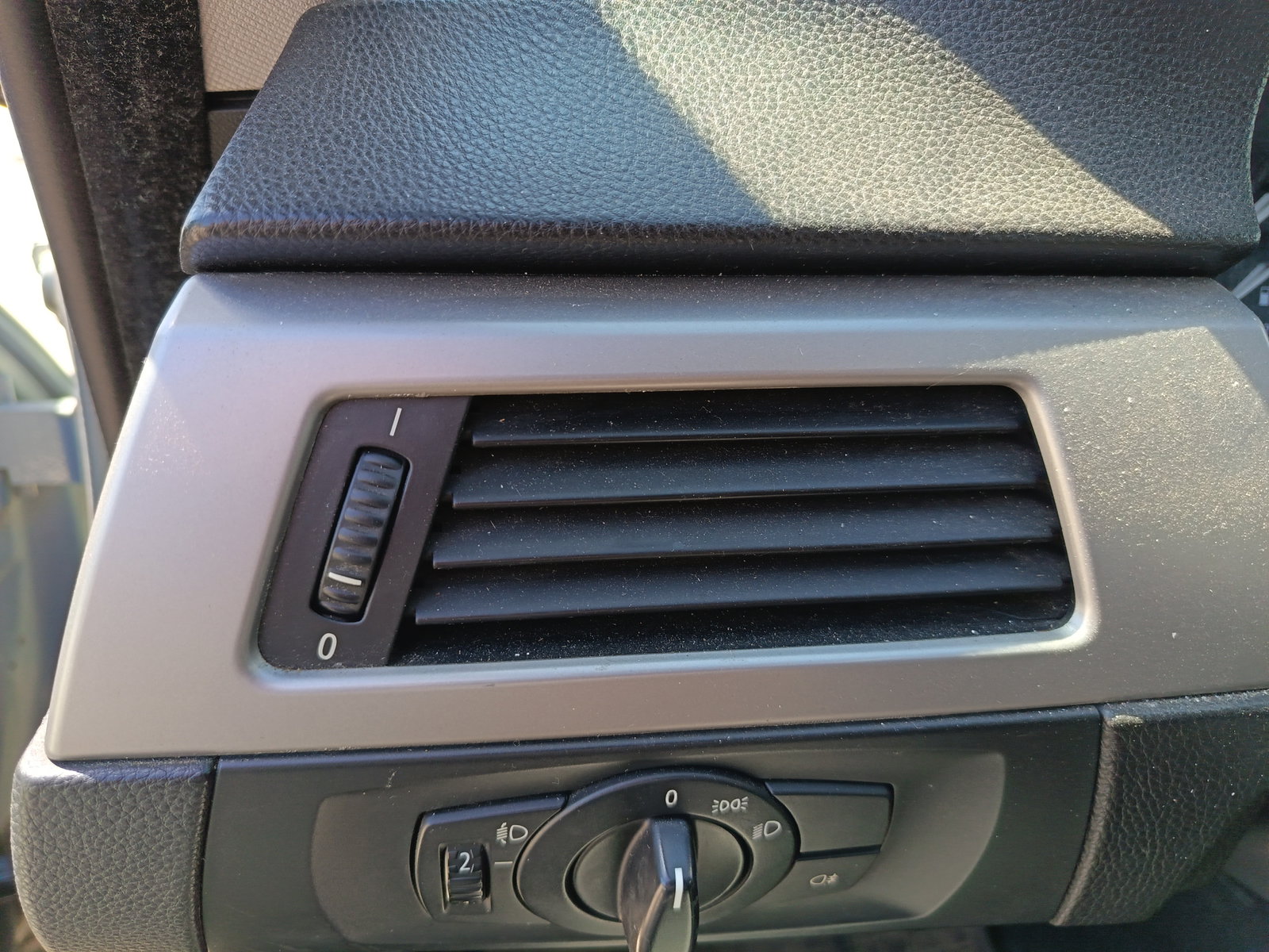 Grila aerisire stanga Bmw 3 (E90) [Fabr 2005-2011] OEM