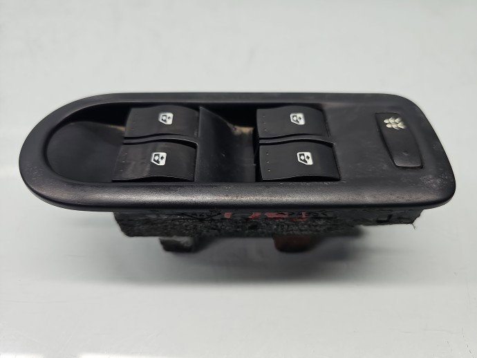 Butoane comanda geamuri sofer Renault Captur (J87) [Fabr 2013-2017] OEM