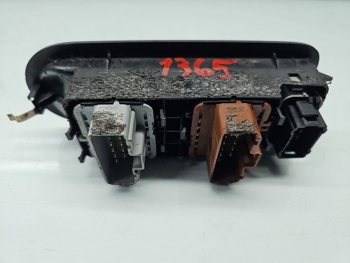 Butoane comanda geamuri sofer Renault Captur (J87) [Fabr 2013-2017] OEM