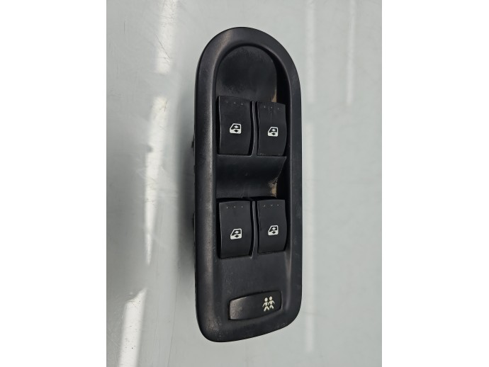 Butoane comanda geamuri sofer Renault Captur (J87) [Fabr 2013-2017] OEM