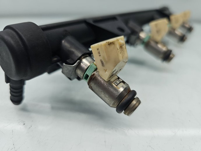 Rampa injectoare Volkswagen Golf 5 (1K1) [Fabr 2004-2008] 036133320 1.4 Benz BCA 55KW / 75CP
