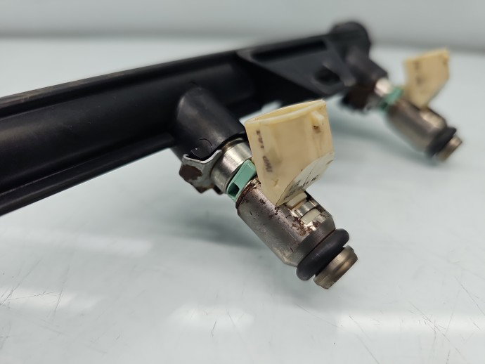 Rampa injectoare Volkswagen Golf 5 (1K1) [Fabr 2004-2008] 036133320 1.4 Benz BCA 55KW / 75CP