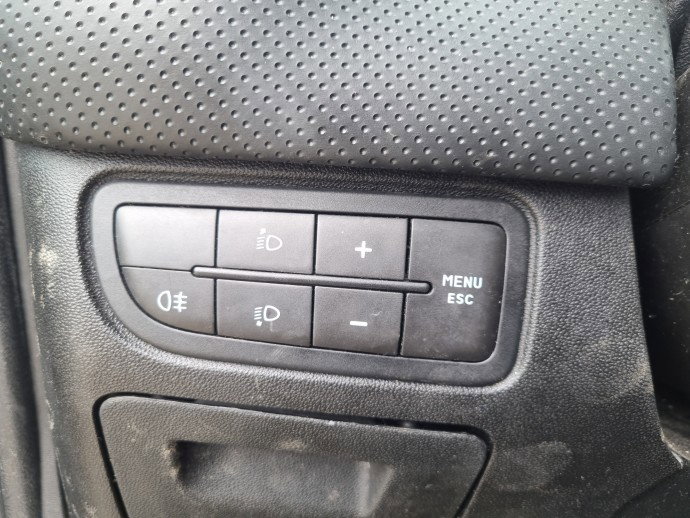 Butoane comenzi consola centrala Fiat Punto (199) [Fabr 2010-2018] OEM