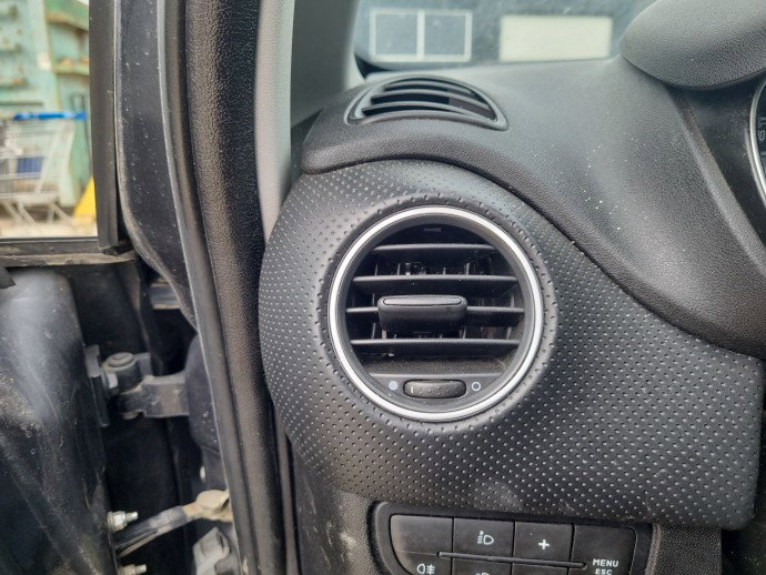 Grila aerisire stanga Fiat Punto (199) [Fabr 2010-2018] OEM