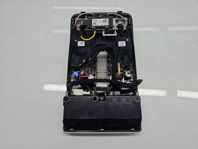 Plafoniera fata AUDI A6 (4G2, C7) [Fabr 2012-2017] Avant Facelift 4G0947135B