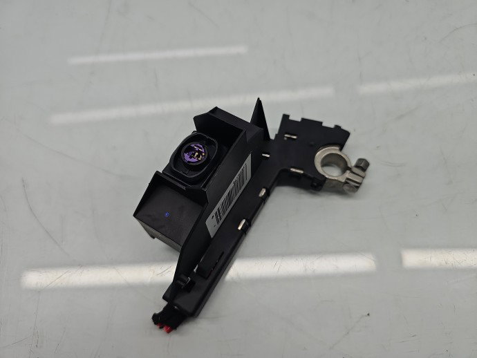 Borna baterie (+) cu capsa AUDI A6 (4G2, C7) [Fabr 2012-2017] 8J0915459