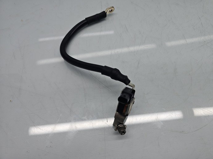 Borna baterie (-) AUDI A6 (4G2, C7) [Fabr 2012-2017] 8S0915181B