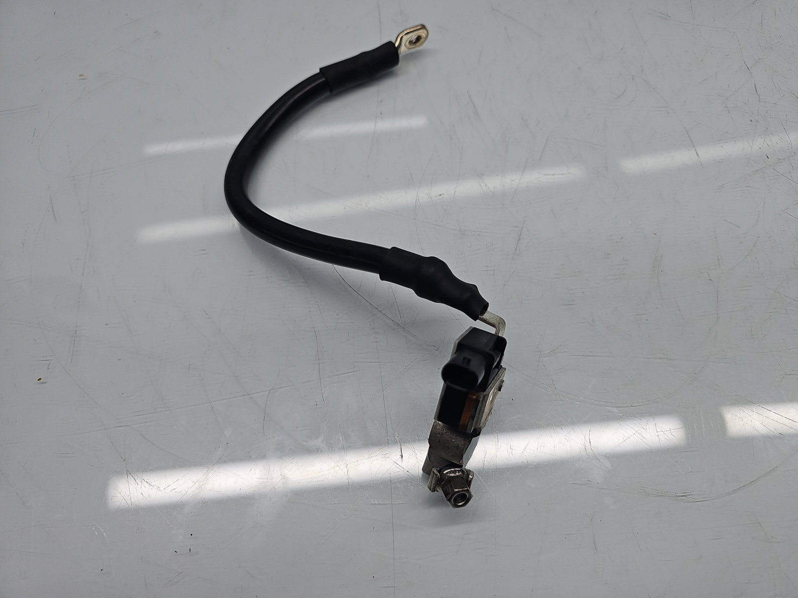 Borna baterie (-) AUDI A6 (4G2, C7) [Fabr 2012-2017] 8S0915181B