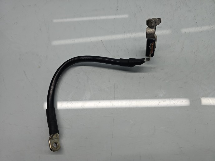 Borna baterie (-) AUDI A6 (4G2, C7) [Fabr 2012-2017] 8S0915181B