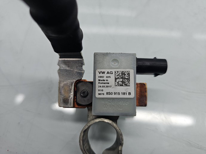 Borna baterie (-) AUDI A6 (4G2, C7) [Fabr 2012-2017] 8S0915181B