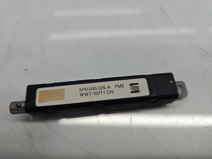 Amplificator antena Seat Leon (1P1) [Fabr 2005-2011] 5P0035225A