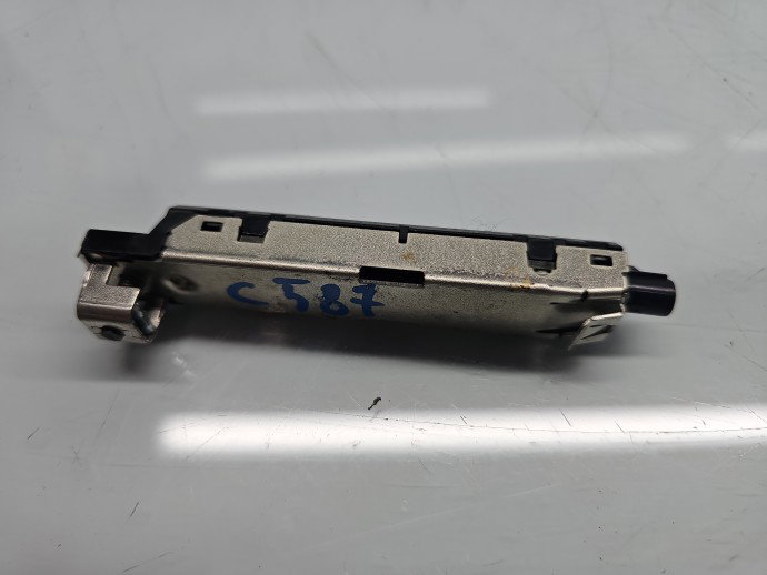 Amplificator antena AUDI A3 (8V1) [Fabr 2012-prezent] 8V4035225D