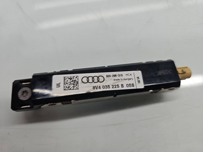 Amplificator antena AUDI A3 (8V1) [Fabr 2012-prezent] 8V4035225B