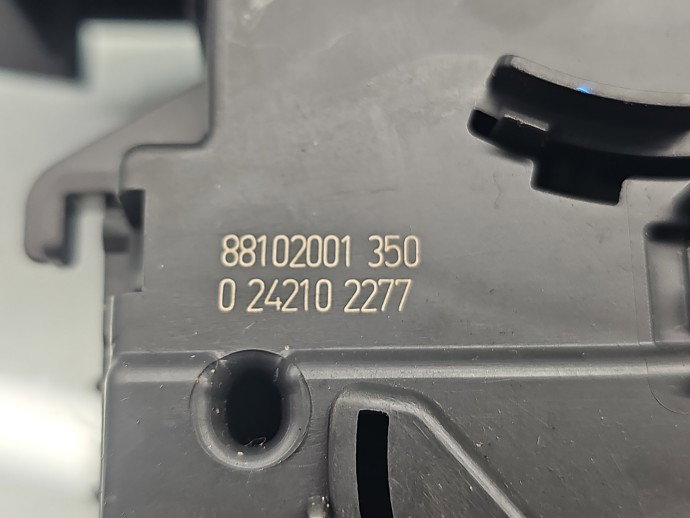 Maneta semnalizare Renault Kangoo 2 [Fabr 2008-prezent] 88102001
