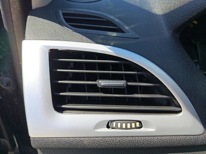 Grila aerisire stanga Renault Megane 3 [Fabr 2008-2015] OEM