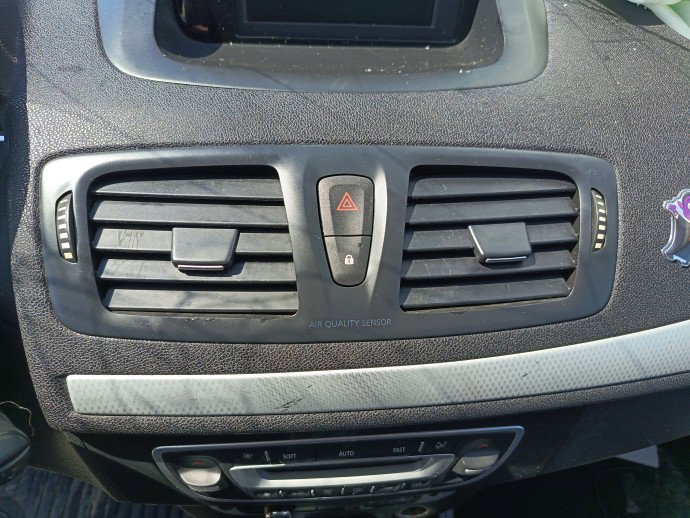Grila aerisire centrala Renault Megane 3 [Fabr 2008-2015] OEM