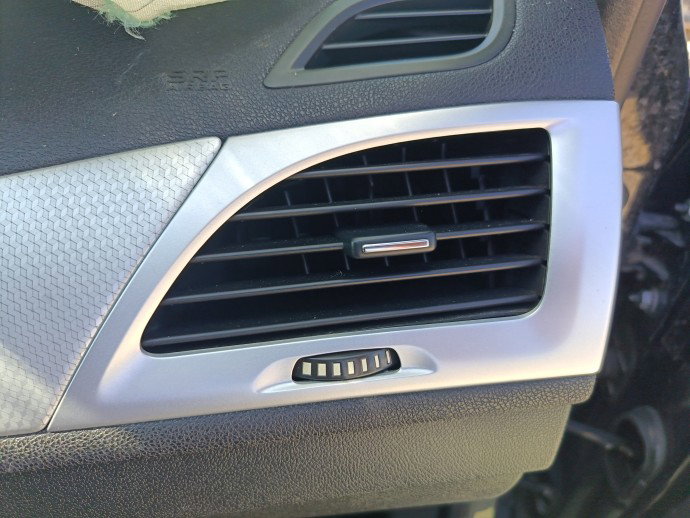 Grila aerisire dreapta Renault Megane 3 [Fabr 2008-2015] OEM