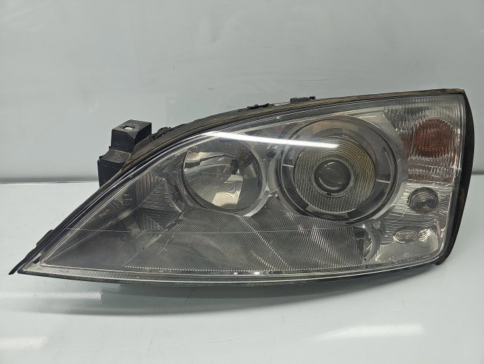 Far stanga Ford Mondeo 3 (B5Y) [Fabr 2000-2007] Sedan 1S71-13006-CN