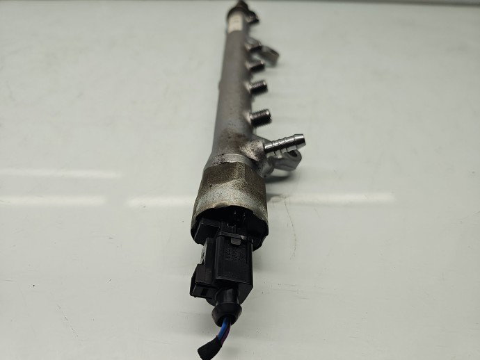Rampa injectoare Volkswagen Golf 6 (5K1) [Fabr 2009-2013] 03L130089B 1.6 TDI CAYC 77KW / 105CP