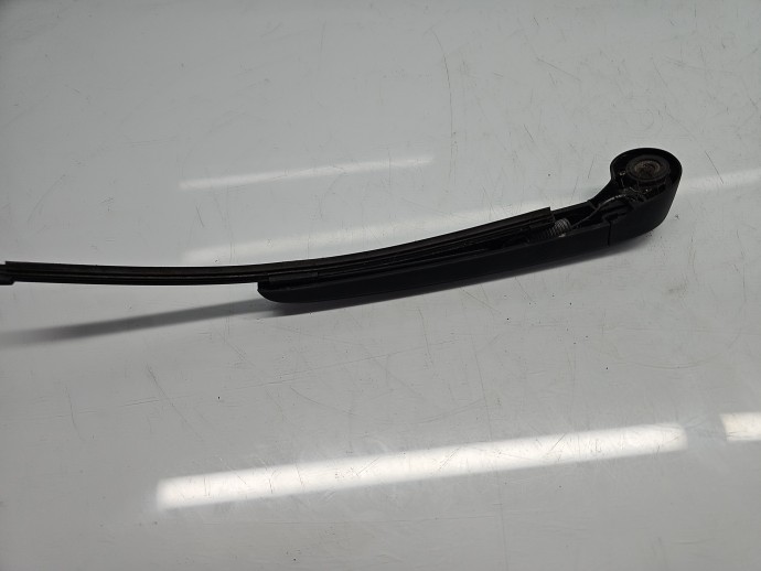 Brat stergator haion AUDI Q2 (GAB) [ Fabr 2016-prezent] OEM