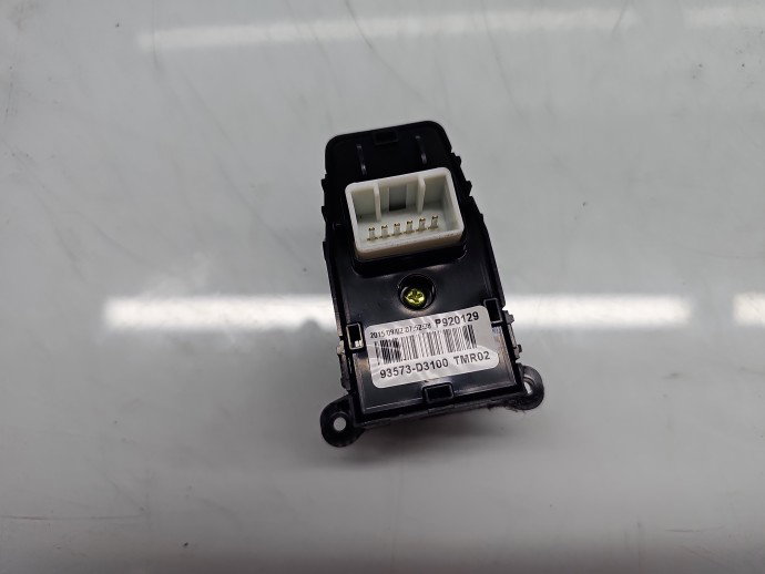 Buton reglaj oglinzi Hyundai Tucson (TL) [Fabr 2015-2020] 93573-D3100